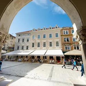 Heritage Santa Lucia Σπλιτ