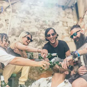 Hostel Booze & Snooze Social, Split